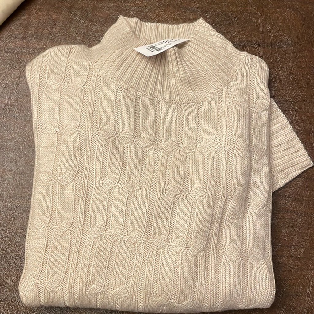 Brand New New York And Company Sweater Size M